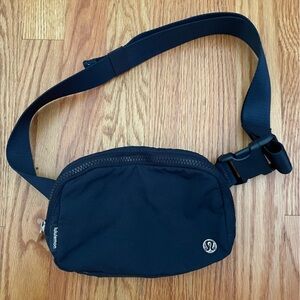 lululemon belt bag